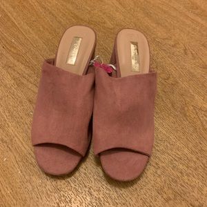 NWT Women’s Sz7 Pink Mules Primark